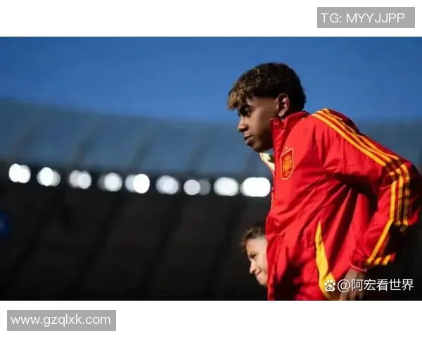 全球足球新星崛起最新出炉的年轻球员引发热议与期待